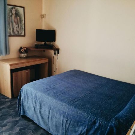 Hotel One Via Roma, 82 Altopascio Exteriör bild