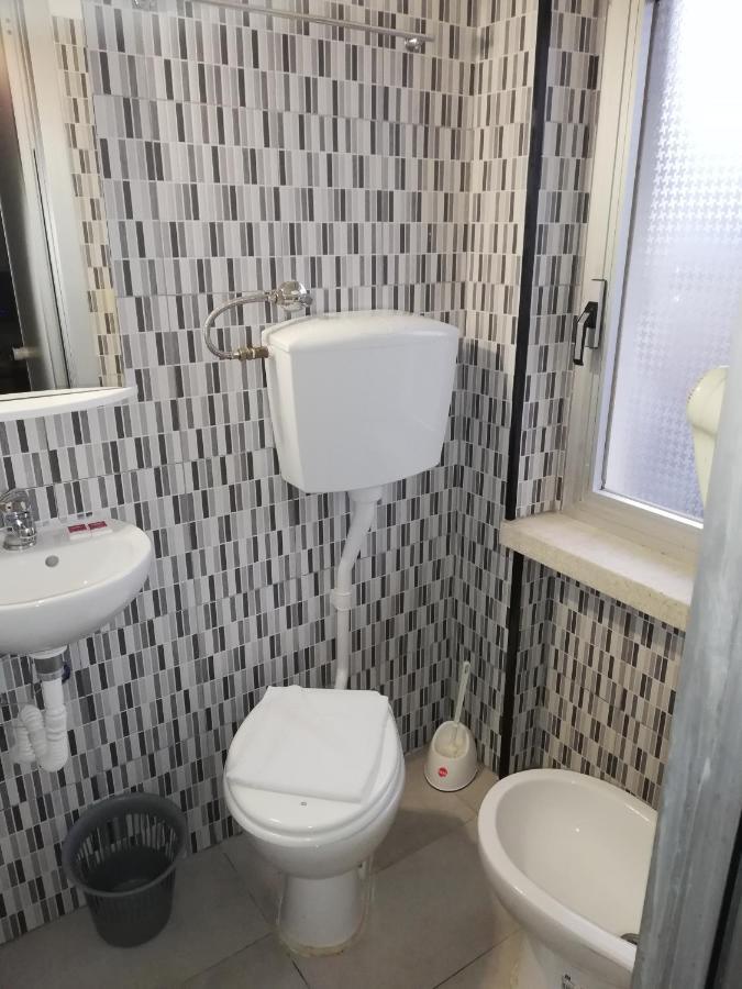 Hotel One Via Roma, 82 Altopascio Exteriör bild
